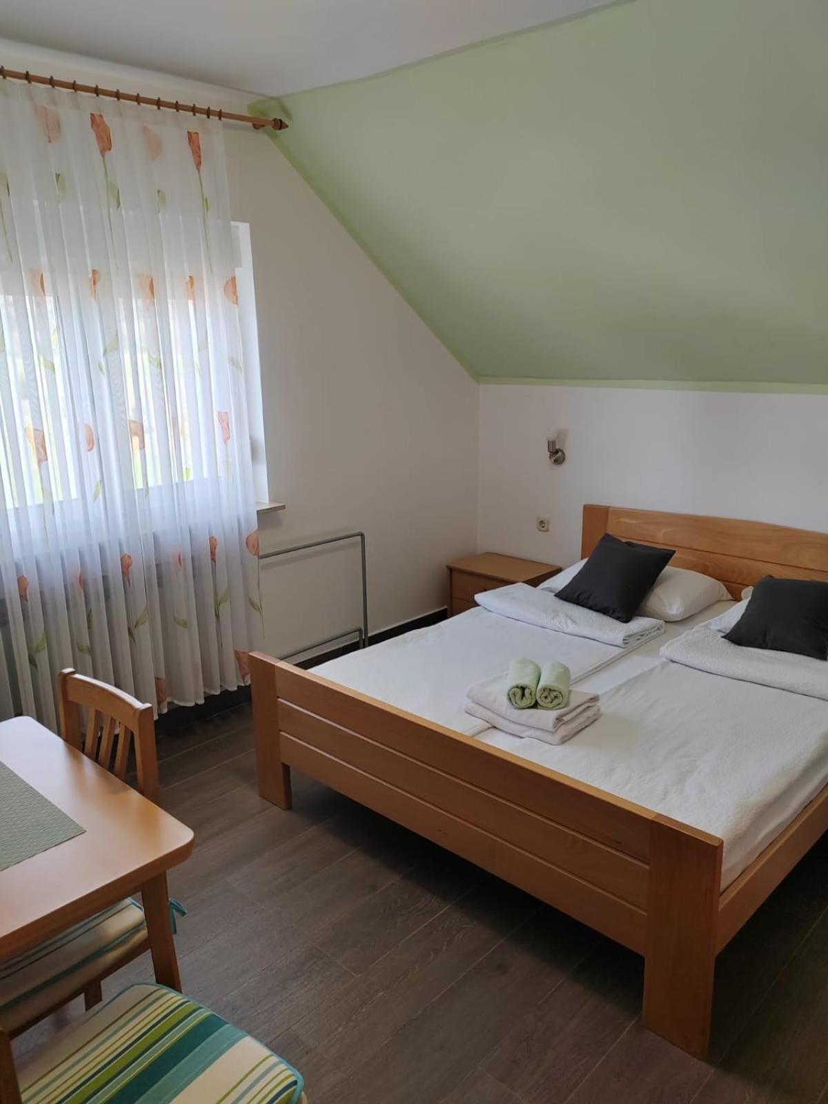 House Pljesevica Hotel พลิตวิชกา เยเซรา ภายนอก รูปภาพ